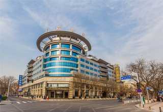 广州液压式升降台租赁多少钱